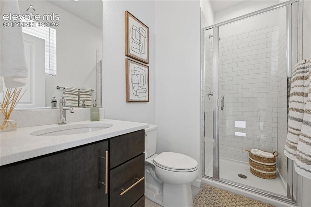Image 16 of 36: Main Level Full Bath