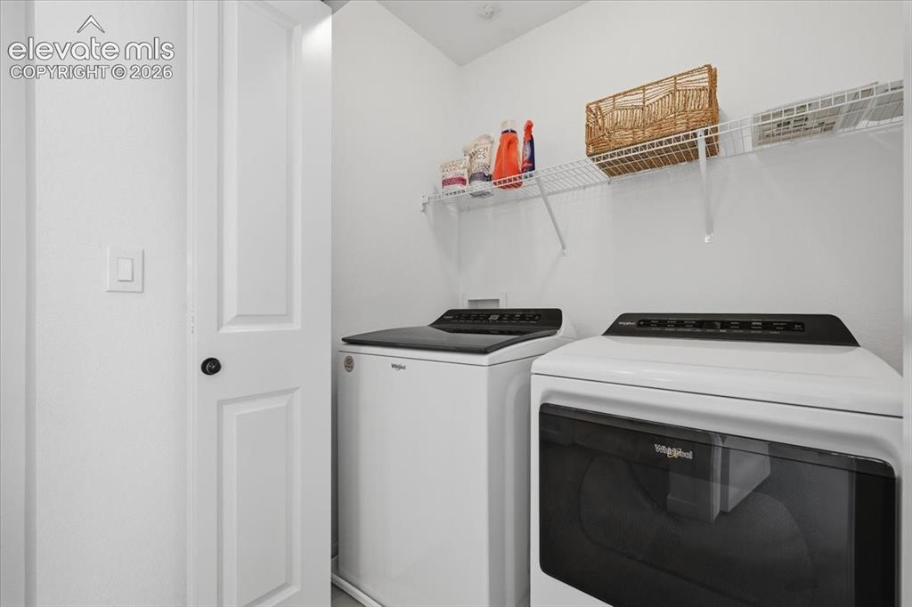 Image 22 of 36: Upper Lever Laundry