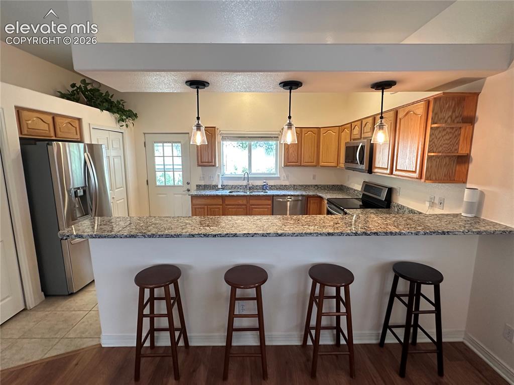 Image 12 of 33: Kitchen