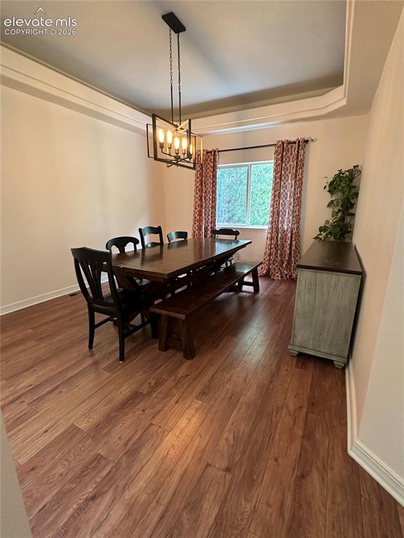 Image 14 of 33: Dining Area
