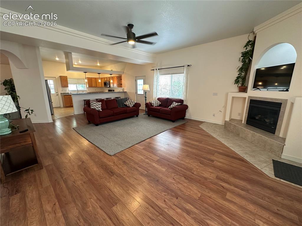Image 7 of 33: Living Room