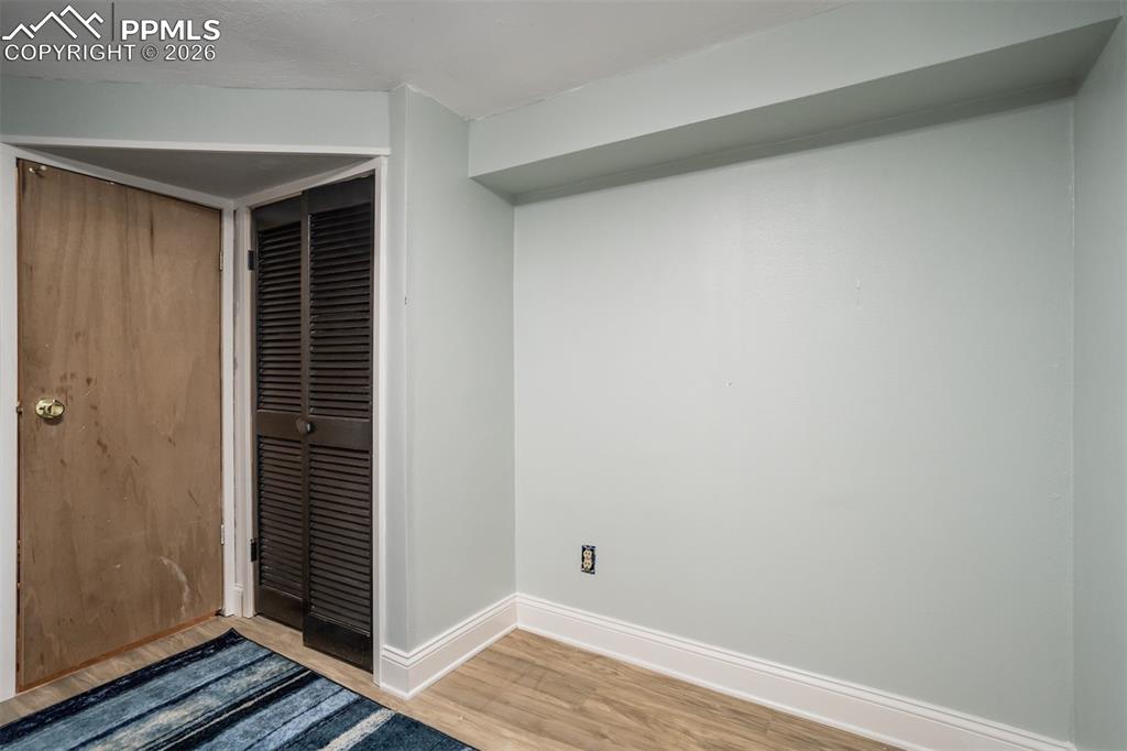 Image 24 of 39: Entry