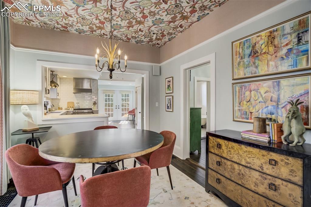 Image 7 of 39: Dining Area