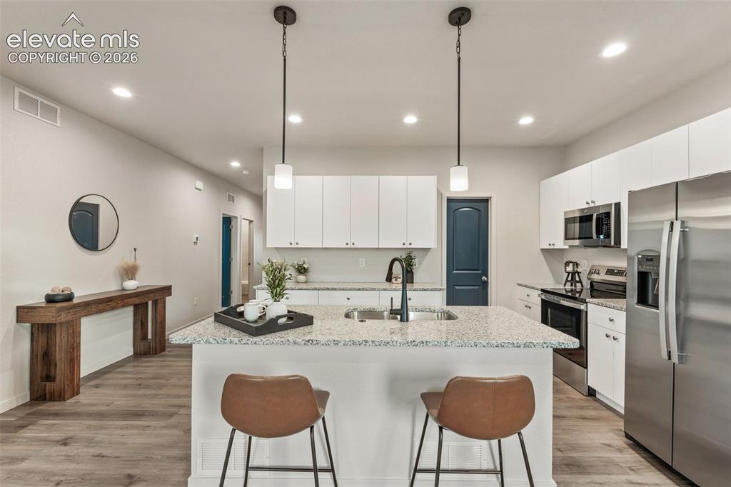 Image 10 of 47: Kitchen