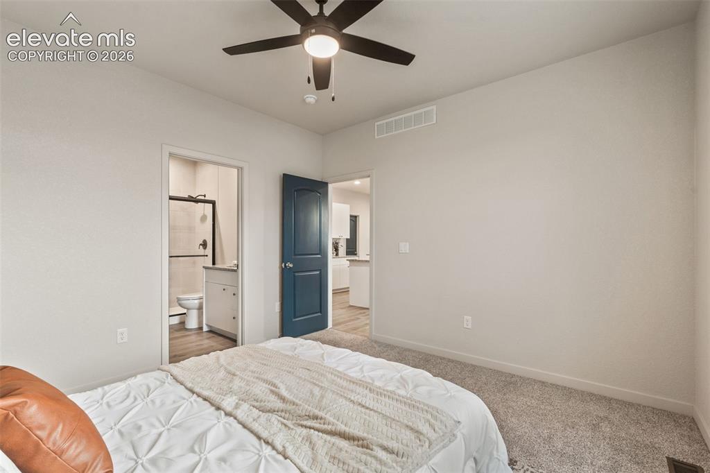 Image 18 of 47: Bedroom