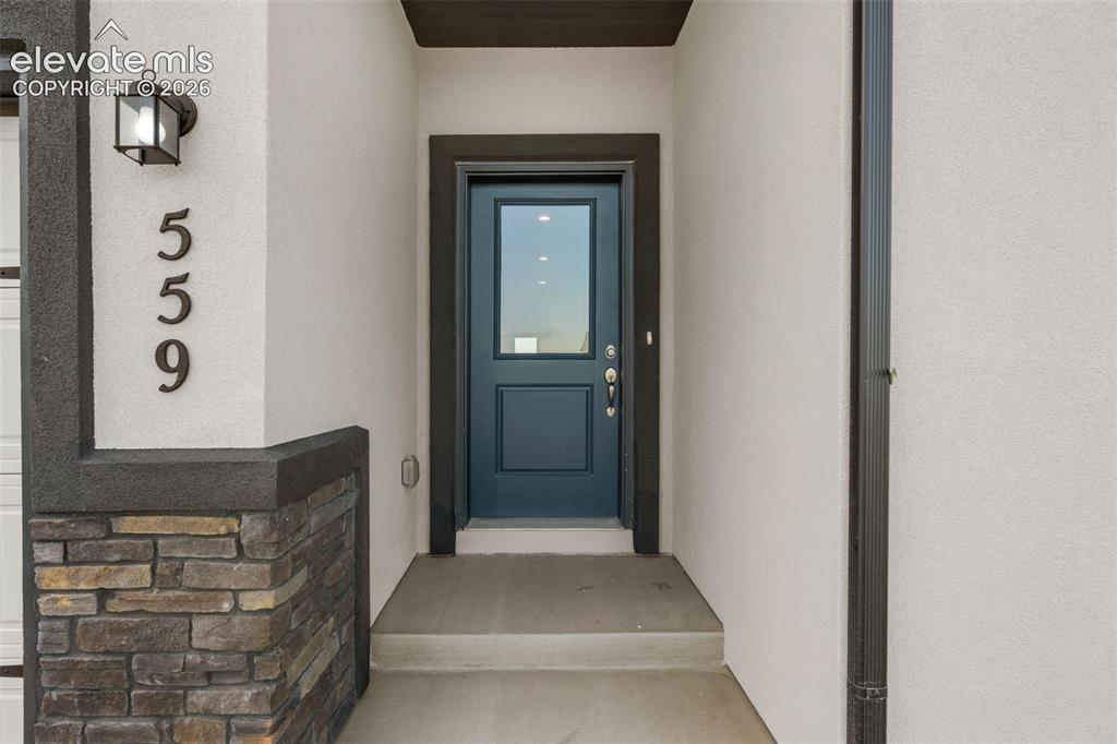 Image 3 of 47: Entry