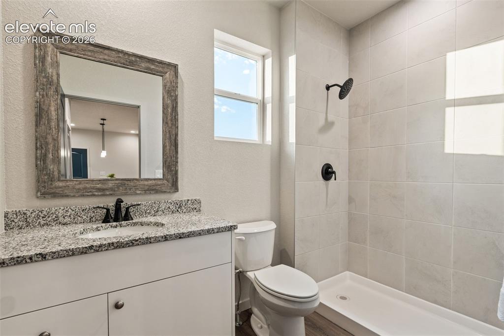 Image 40 of 47: Bathroom