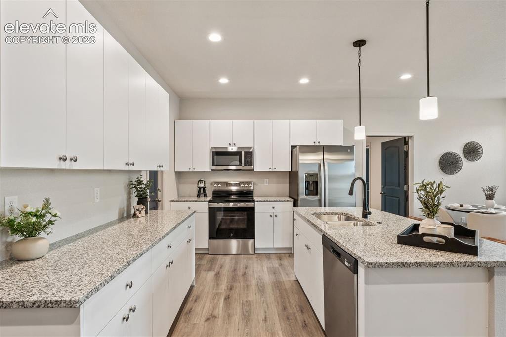 Image 6 of 47: Kitchen