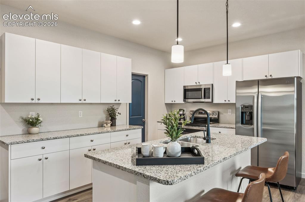 Image 9 of 47: Kitchen
