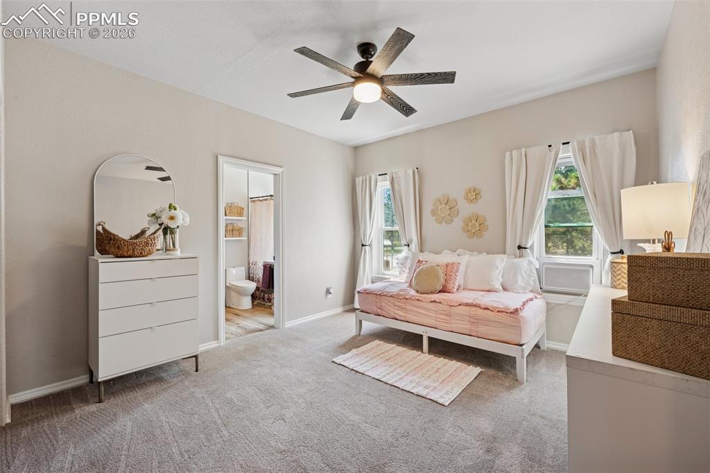 Image 15 of 47: Sitting Room