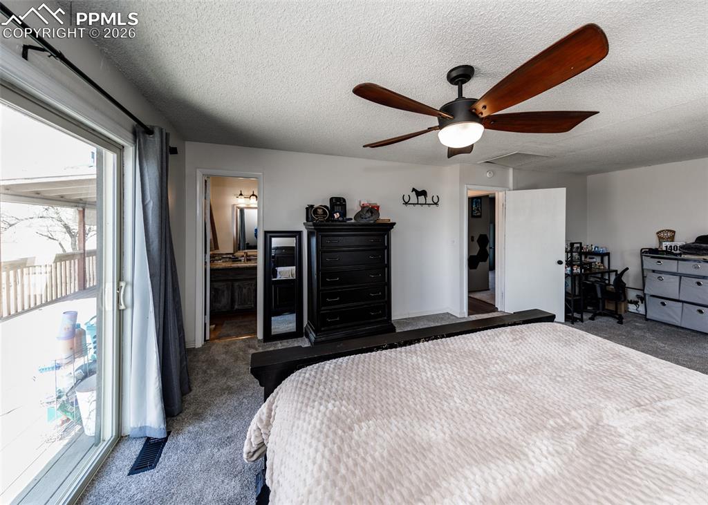 Image 18 of 50: Bedroom