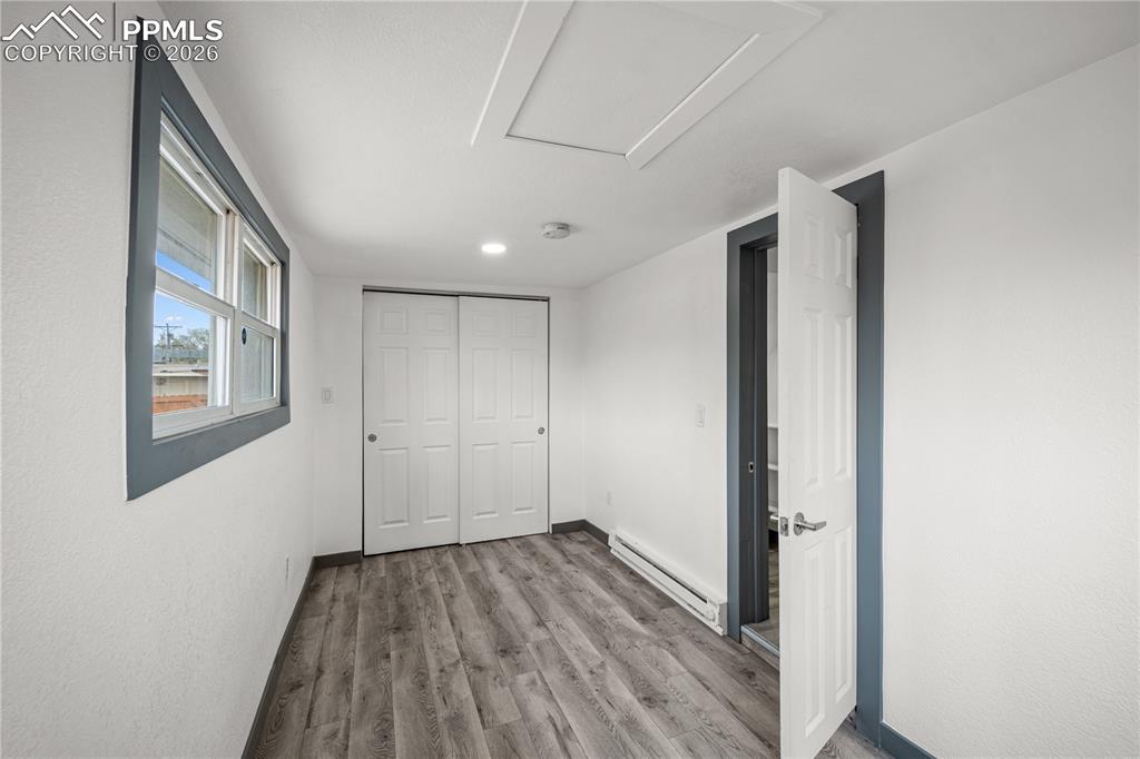 Image 13 of 30: Bedroom