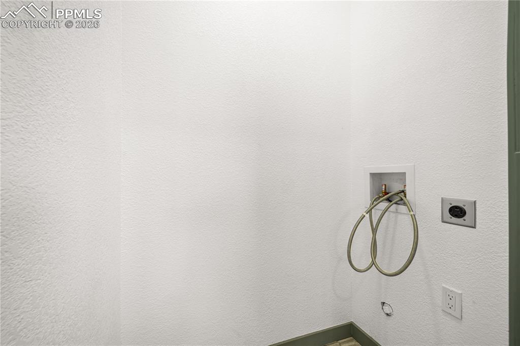 Image 14 of 30: Laundry