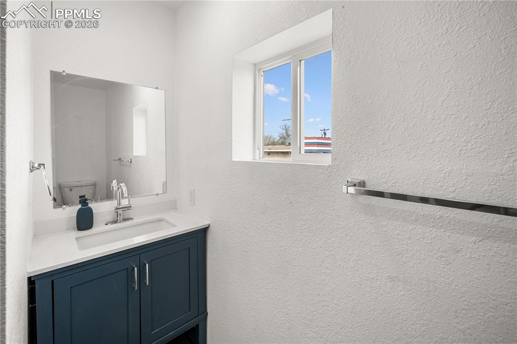 Image 26 of 30: Bathroom