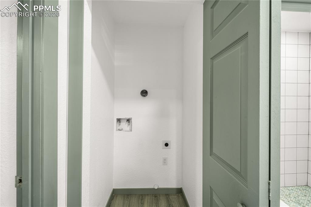 Image 27 of 30: Laundry