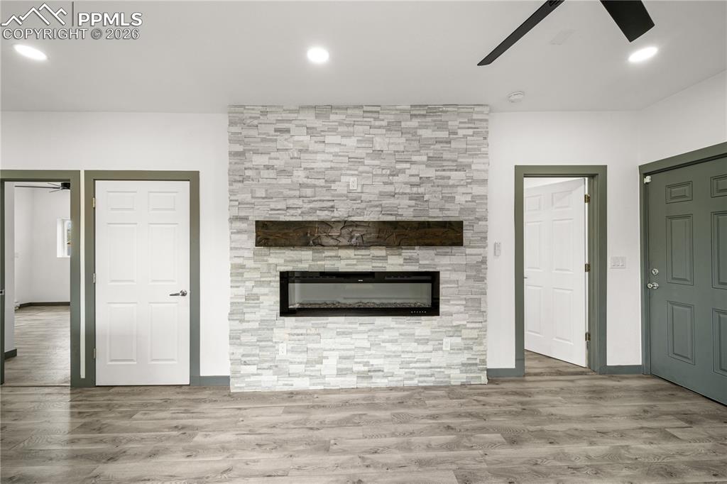 Image 8 of 30: Living Room