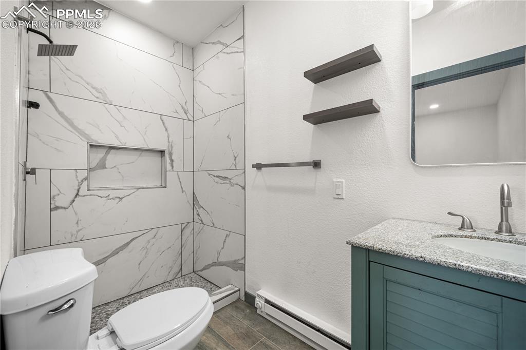 Image 9 of 30: Bathroom