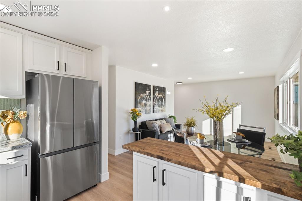 Image 10 of 22: Kitchen