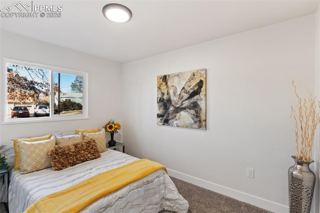 Image 14 of 22: Bedroom