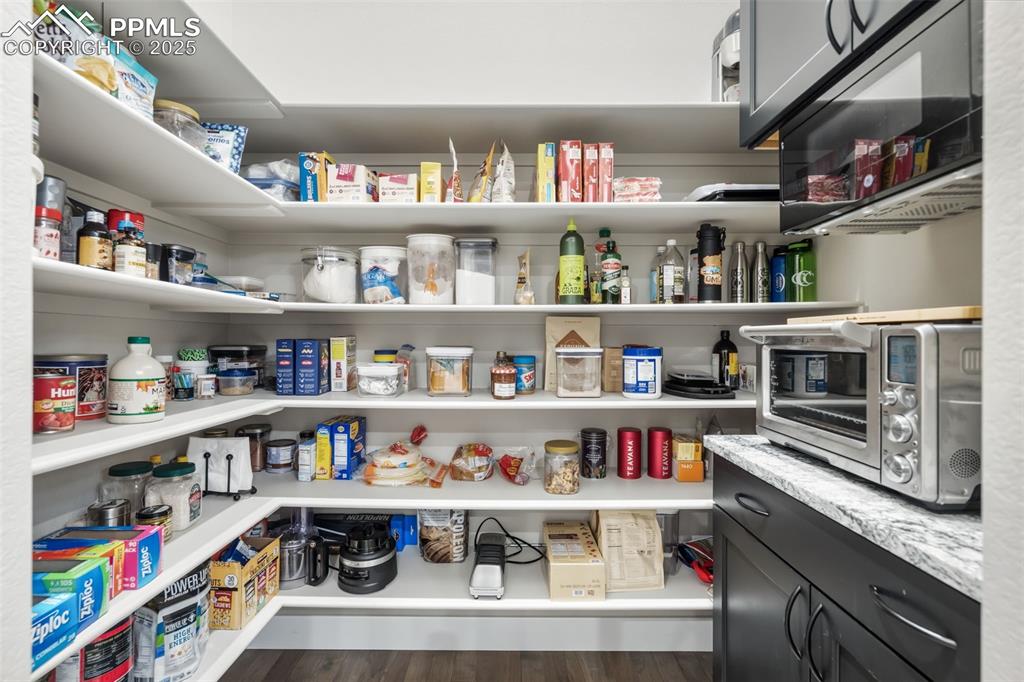 Image 21 of 47: Pantry