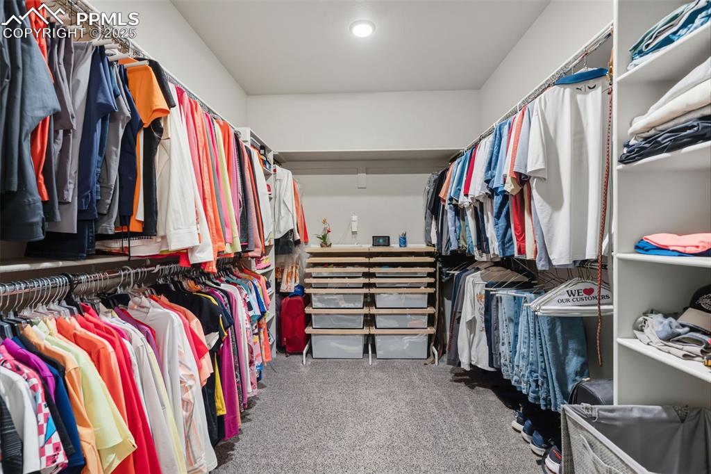 Image 26 of 47: Closet