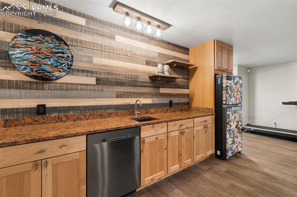 Image 36 of 47: Basement bar area