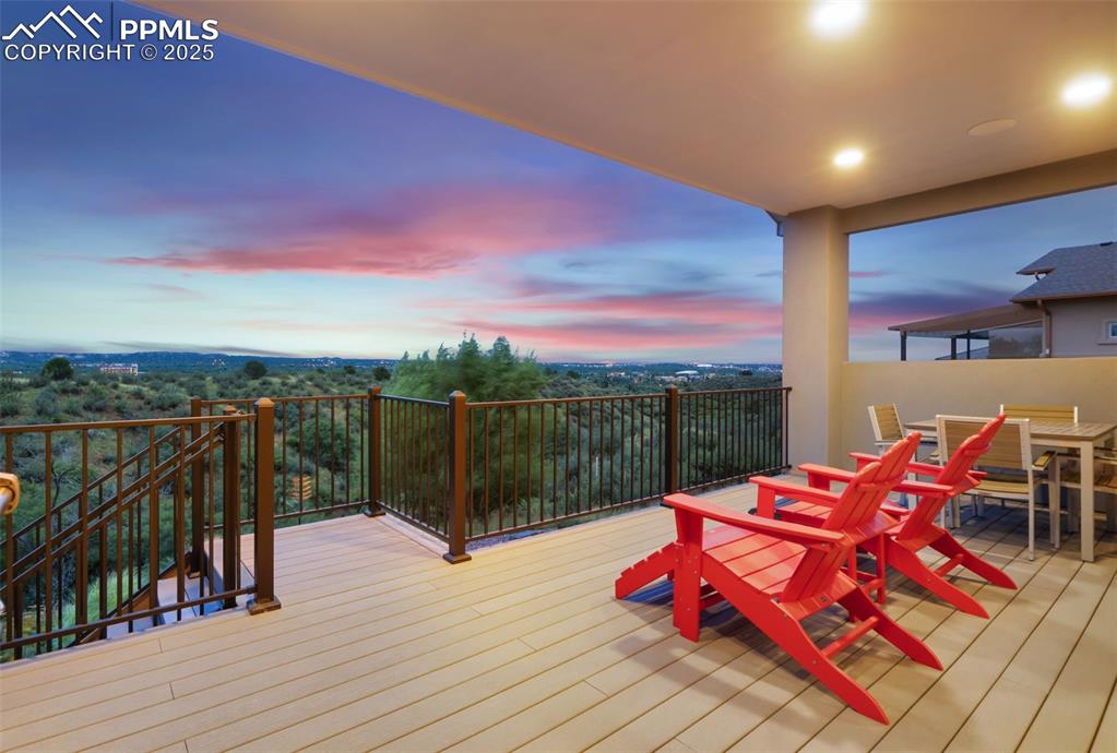 Image 43 of 47: Deck