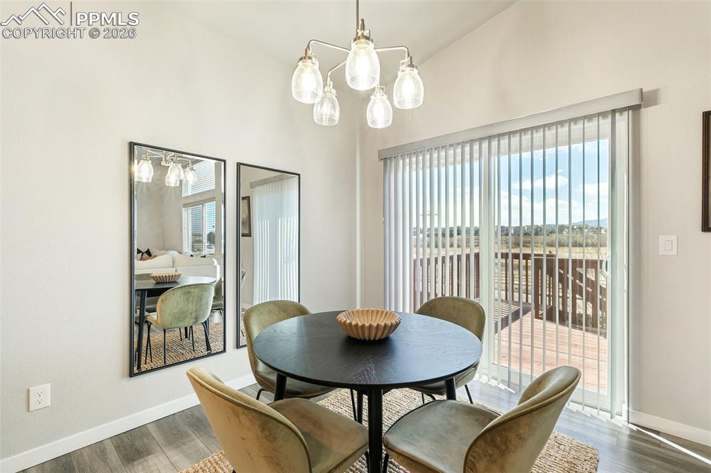 Image 9 of 24: Dining Area