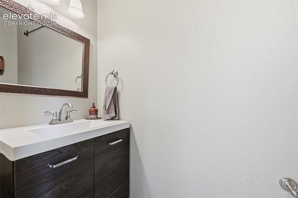 Image 10 of 35: Bathroom