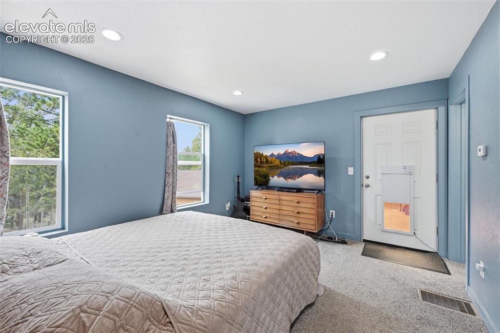 Image 11 of 35: Bedroom