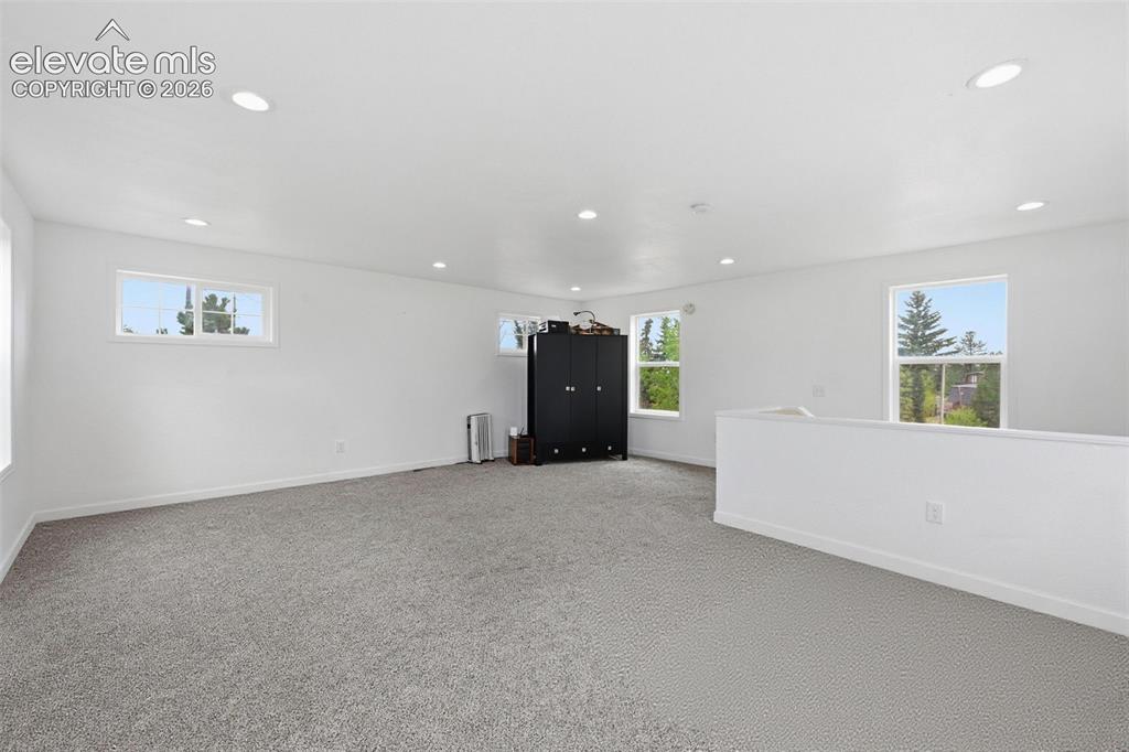 Image 19 of 35: Bedroom