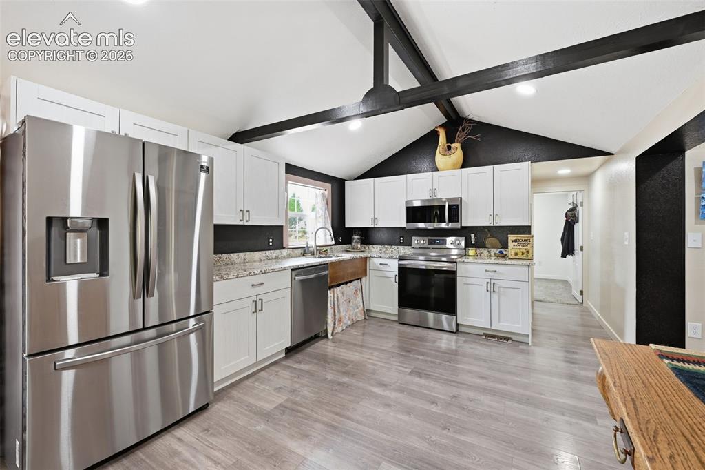 Image 6 of 35: Kitchen