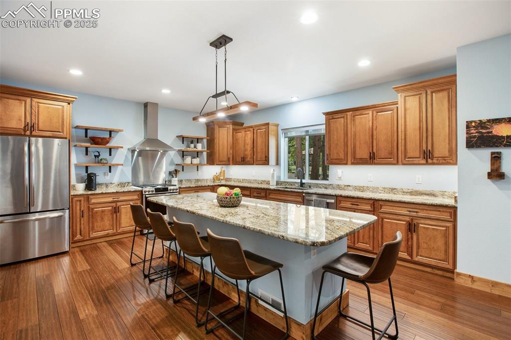 Image 11 of 36: Kitchen