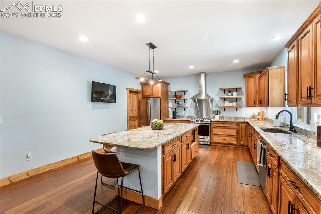 Image 12 of 36: Kitchen