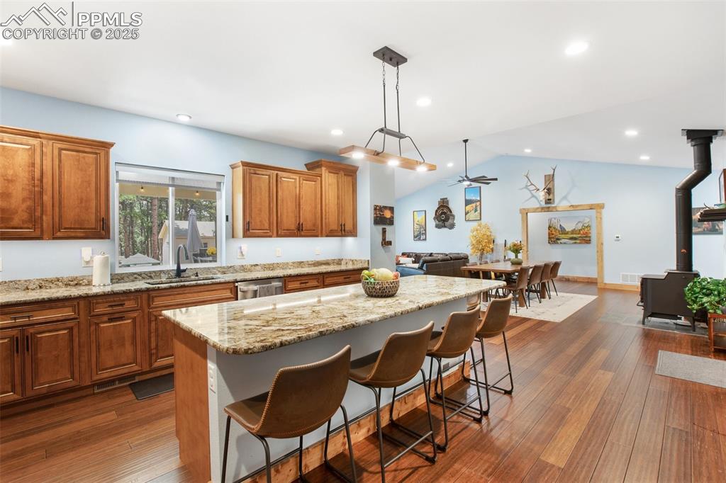Image 13 of 36: Kitchen