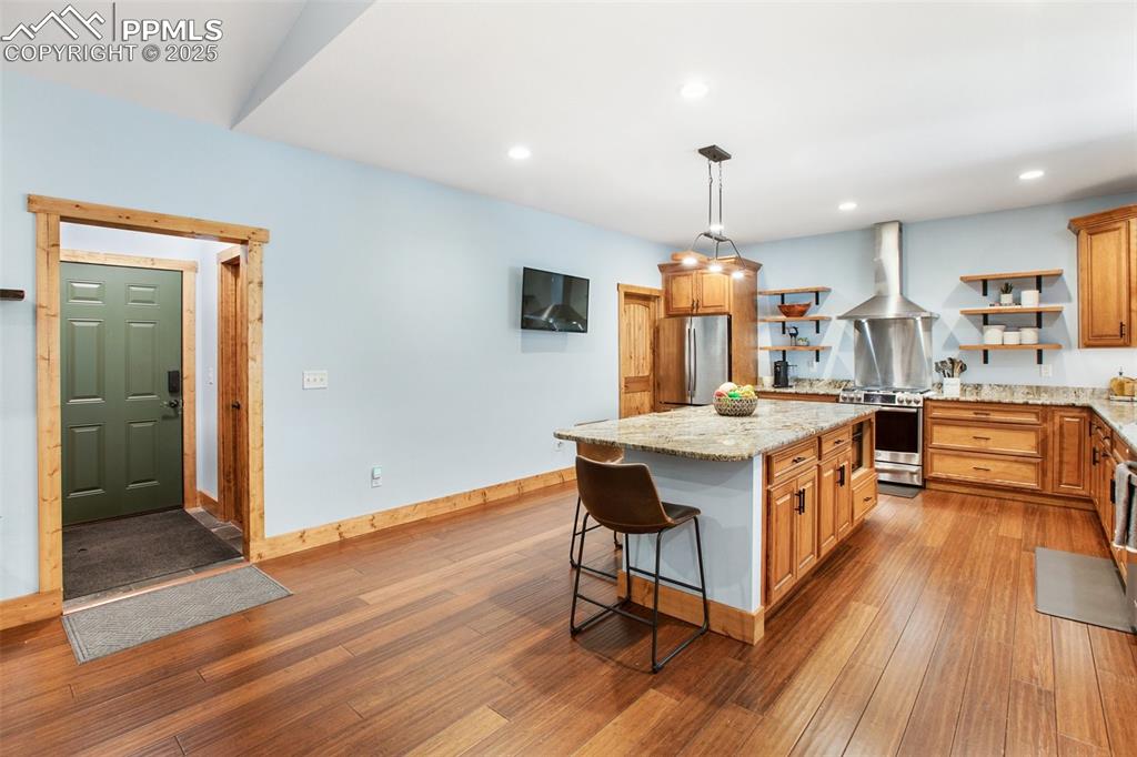 Image 15 of 36: Kitchen