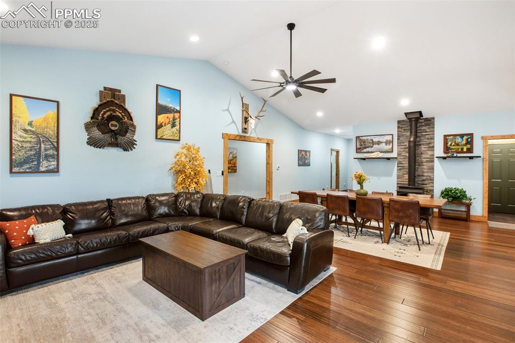 Image 4 of 36: Living Room