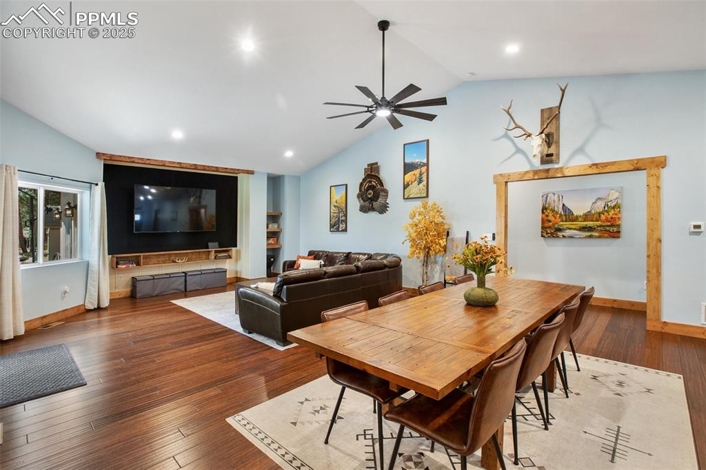 Image 9 of 36: Dining Area