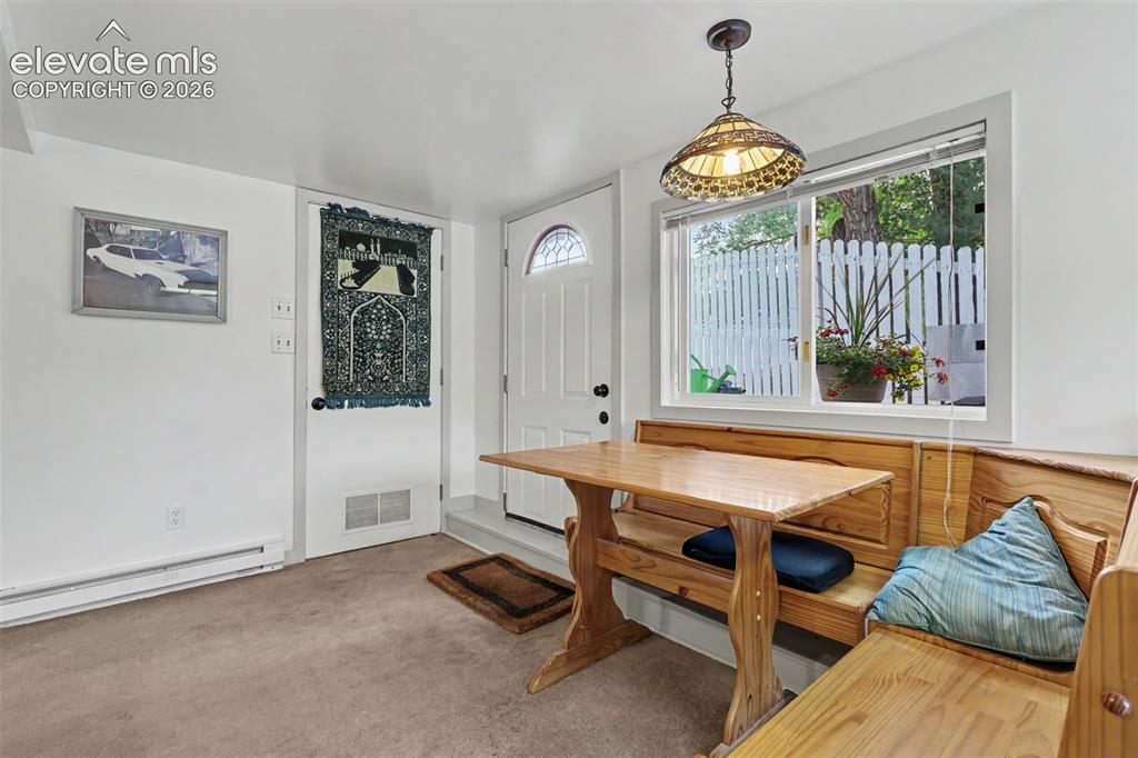 Image 12 of 34: Dining Area