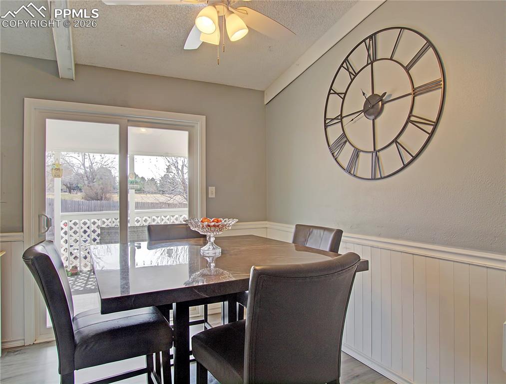 Image 10 of 30: Dining Area