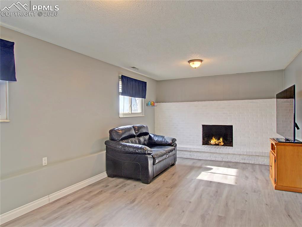 Image 14 of 30: Family Room