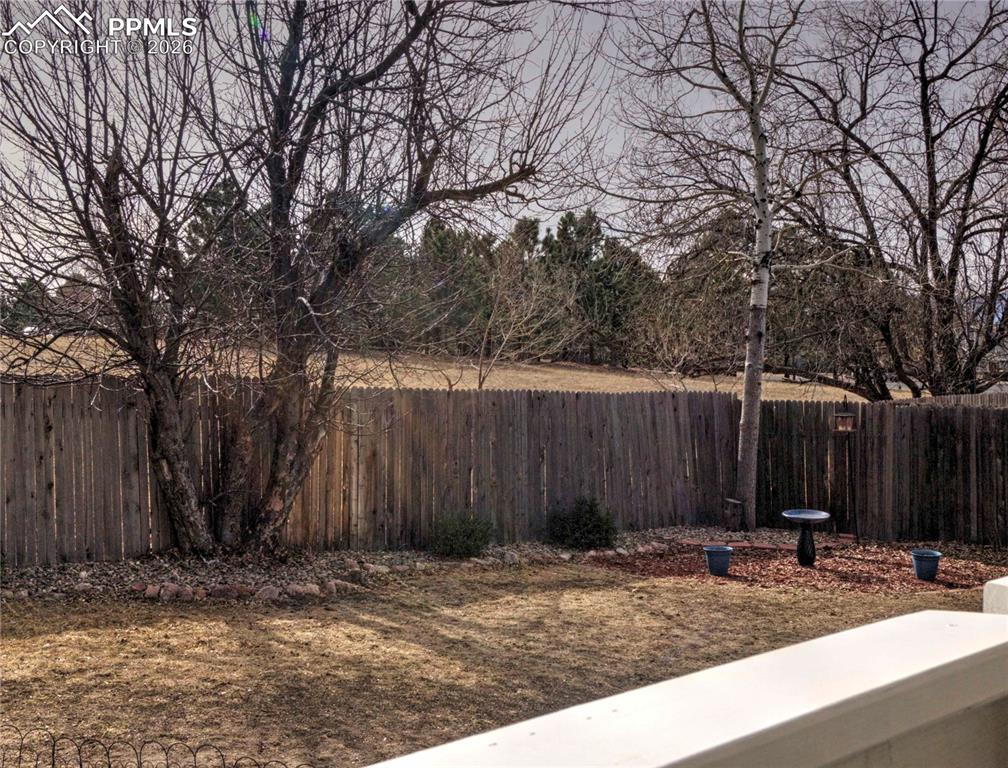 Image 30 of 30: Yard