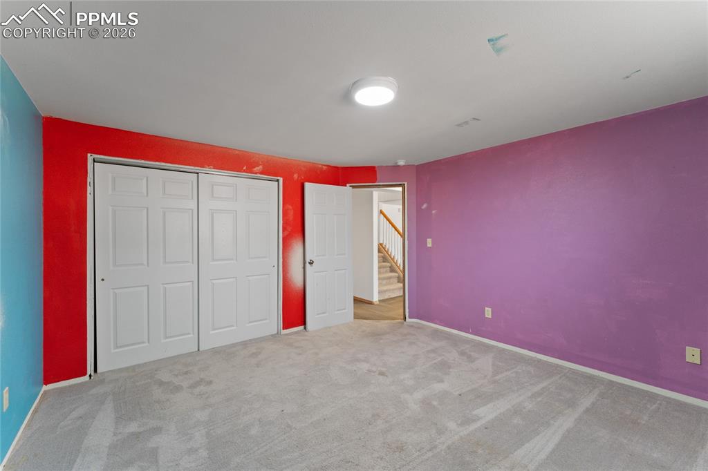 Image 27 of 32: Bedroom