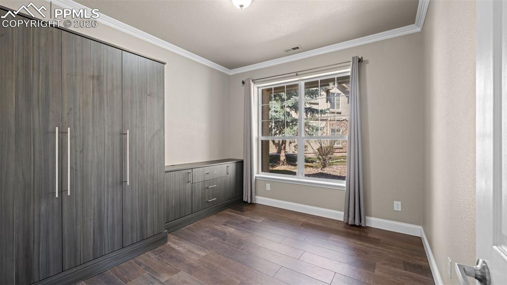 Image 15 of 39: Bedroom