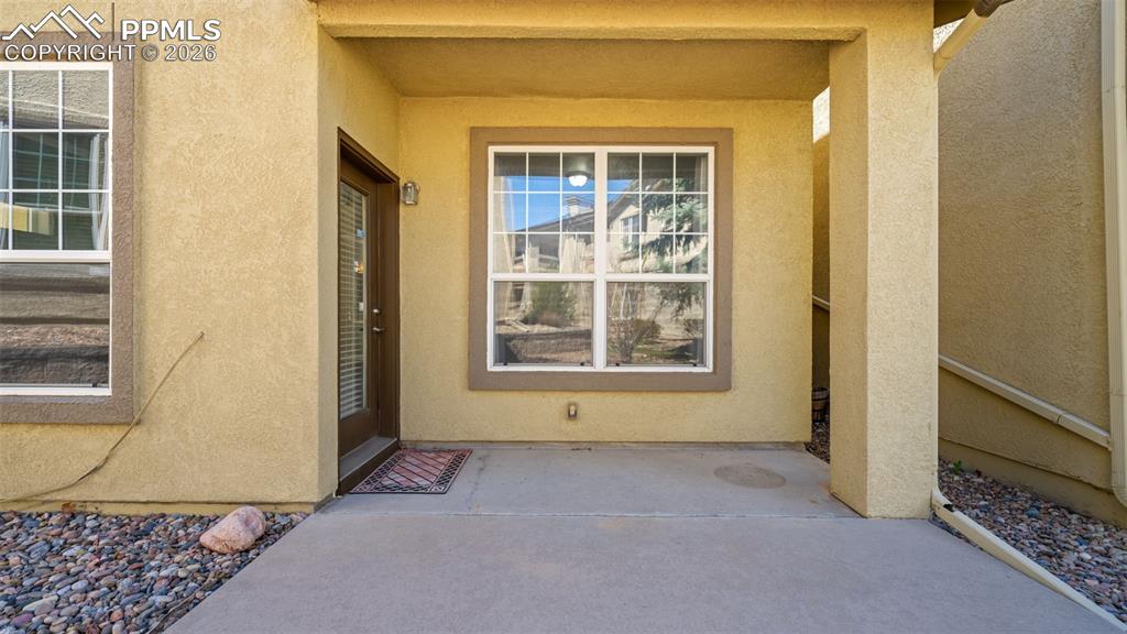 Image 28 of 39: Entry