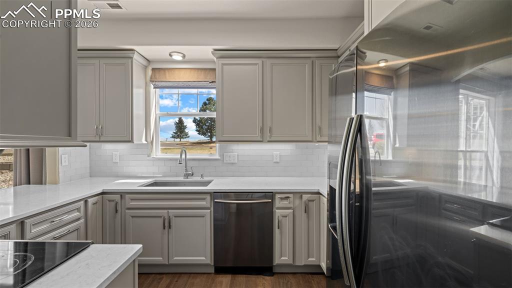 Image 4 of 39: Kitchen