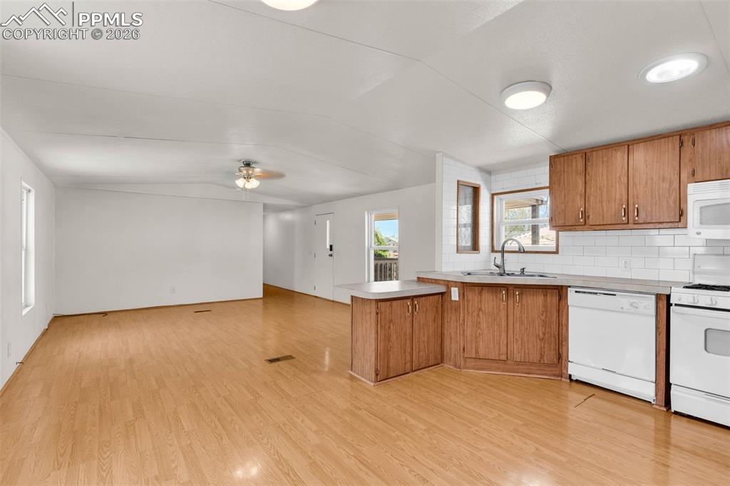 Image 11 of 35: No Description Available