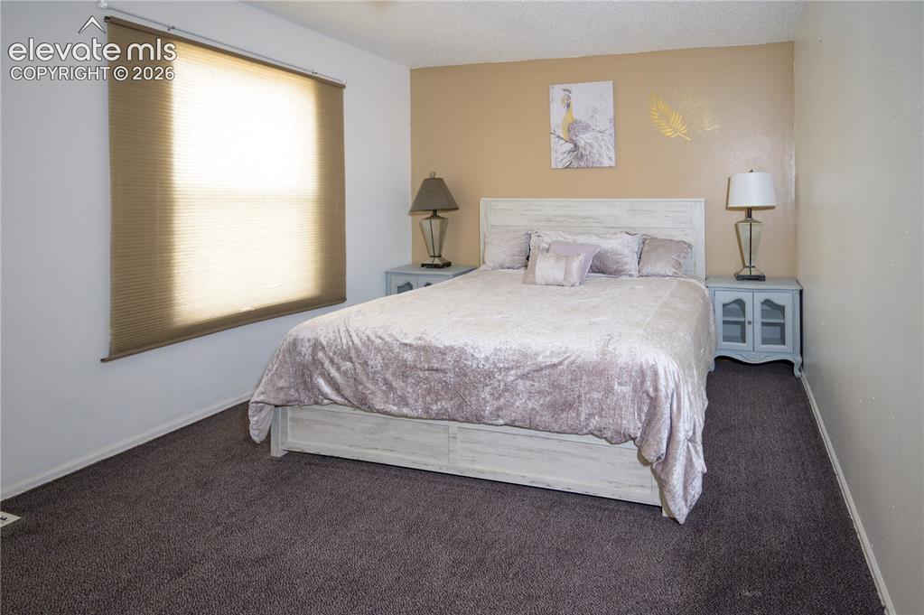 Image 12 of 21: Bedroom
