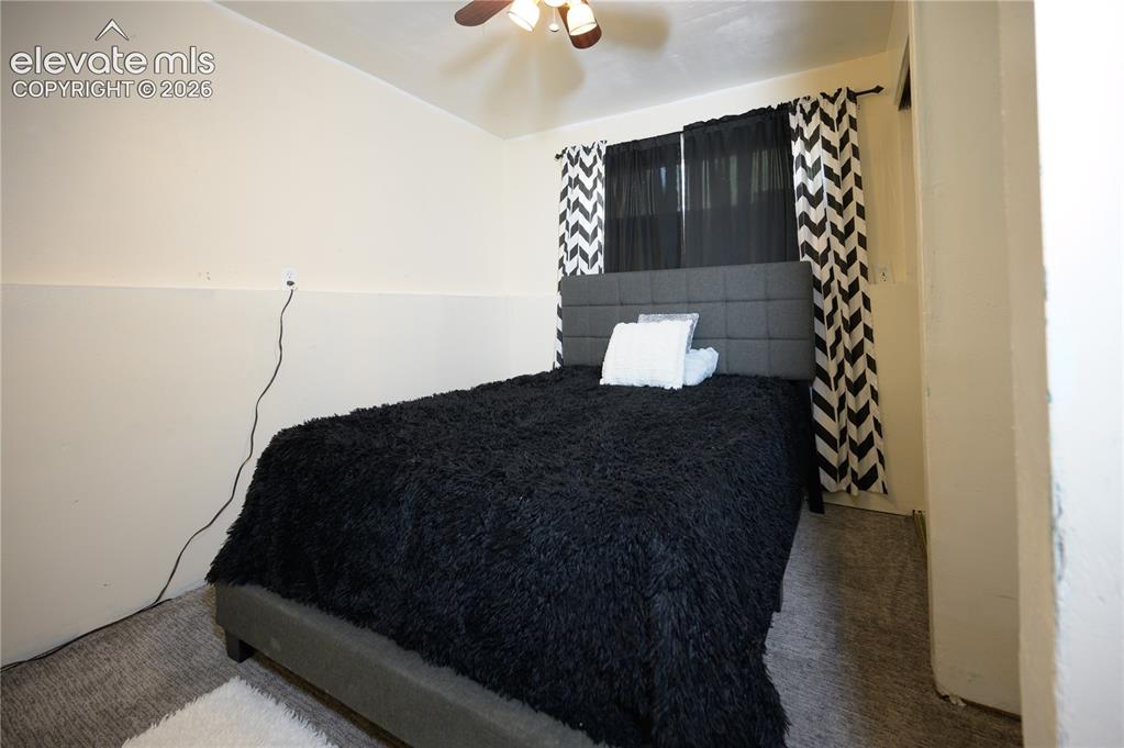 Image 16 of 21: Bedroom