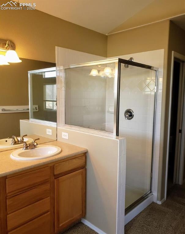 Image 14 of 31: Bathroom